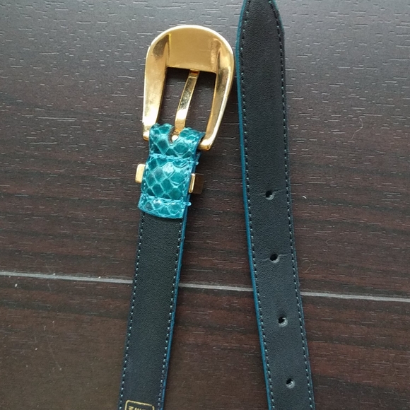 SOLD Vintage blue/emerald genuine snake skin belt - Picture 11 of 12